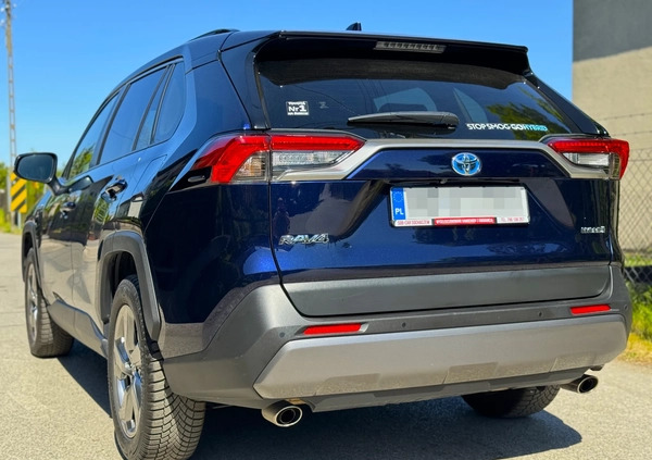 Toyota RAV4 cena 124999 przebieg: 79900, rok produkcji 2019 z Kobylin małe 781